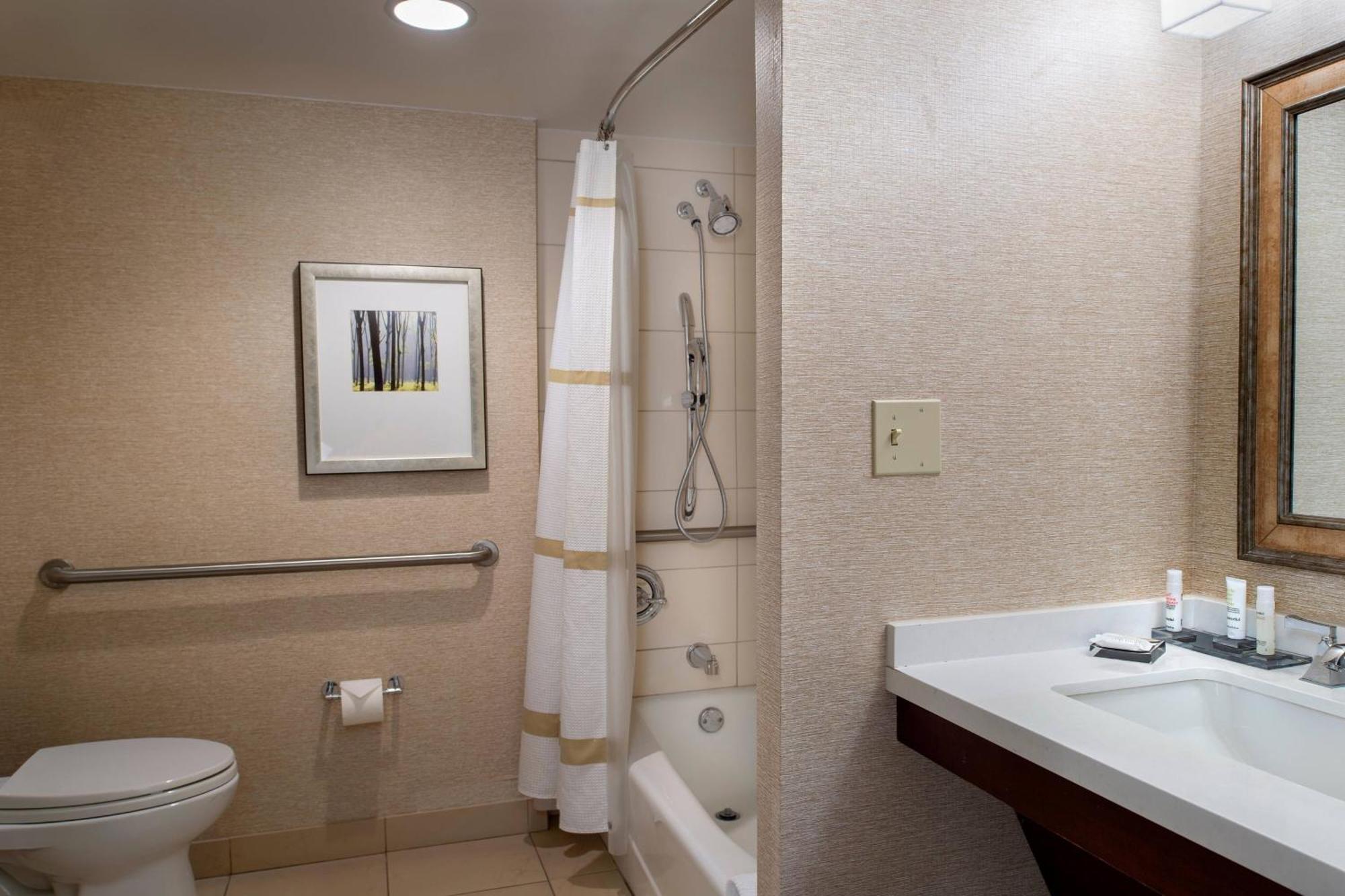 Marriott St. Louis West Hotel Честърфийлд Екстериор снимка