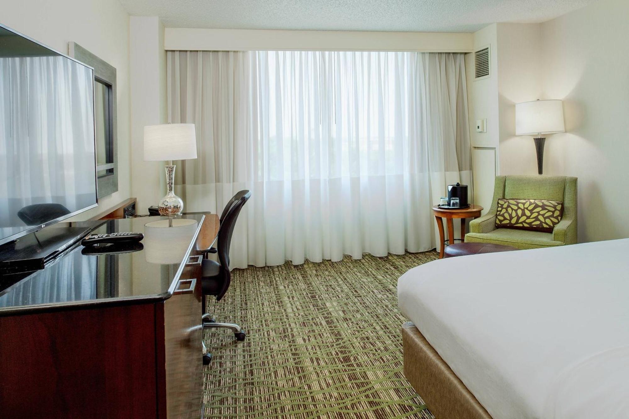 Marriott St. Louis West Hotel Честърфийлд Екстериор снимка
