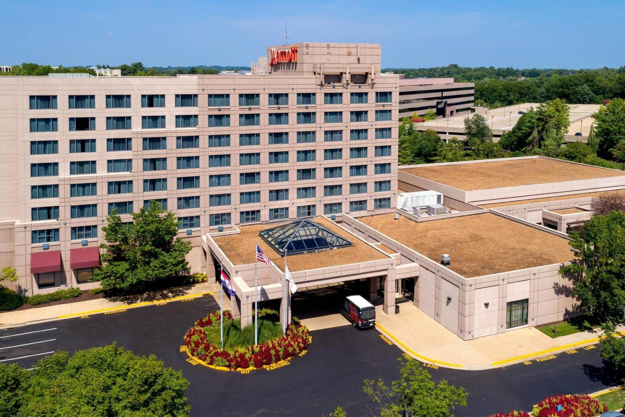 Marriott St. Louis West Hotel Честърфийлд Екстериор снимка