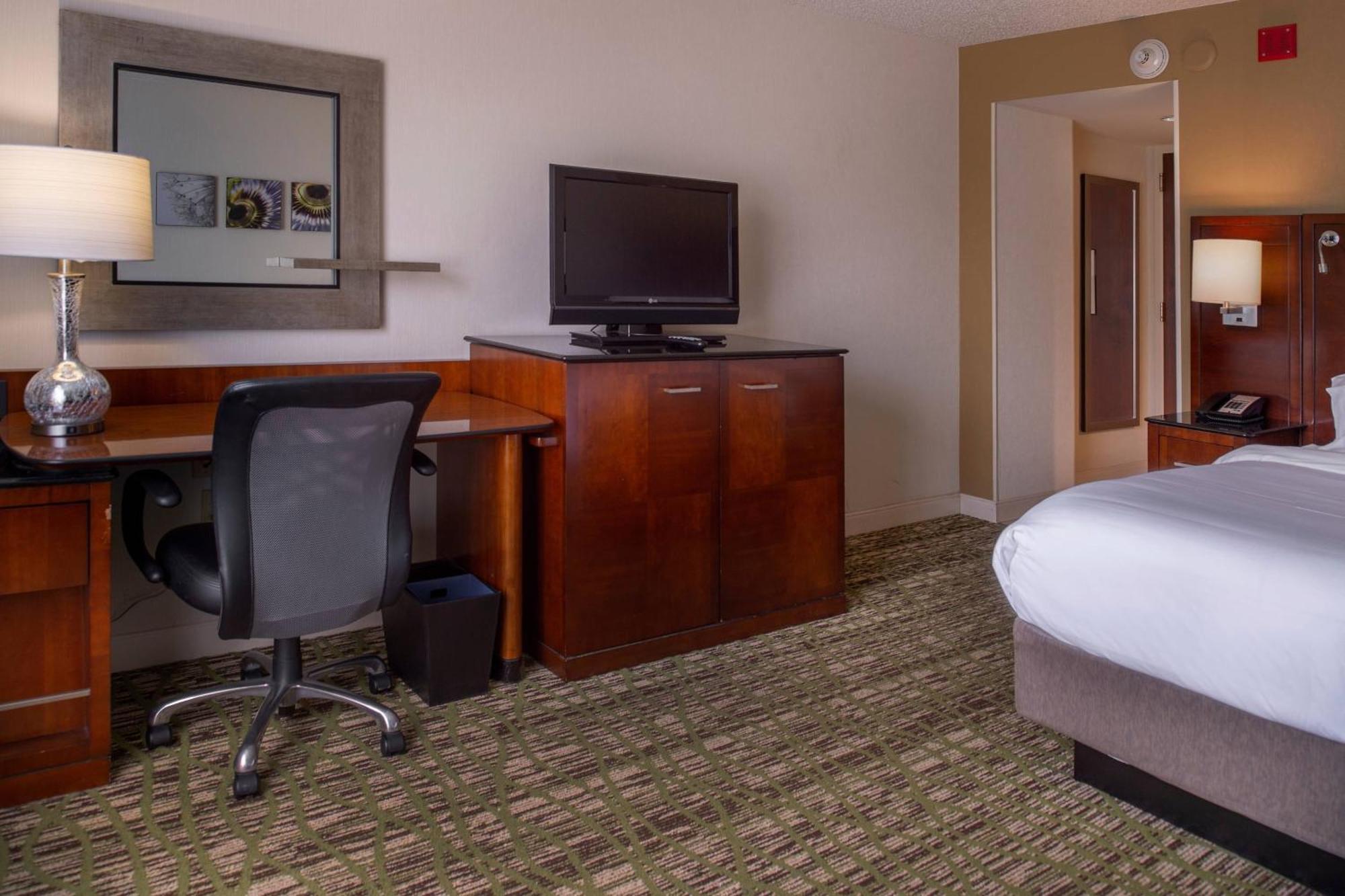 Marriott St. Louis West Hotel Честърфийлд Екстериор снимка