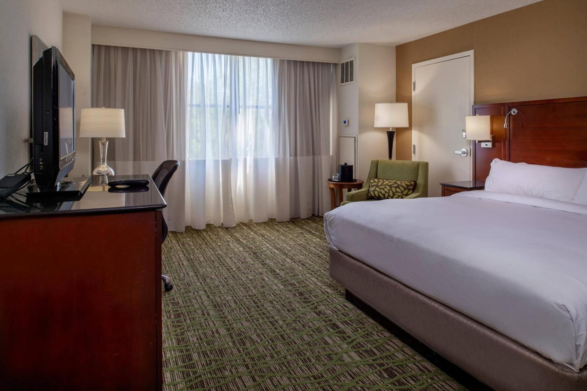 Marriott St. Louis West Hotel Честърфийлд Екстериор снимка