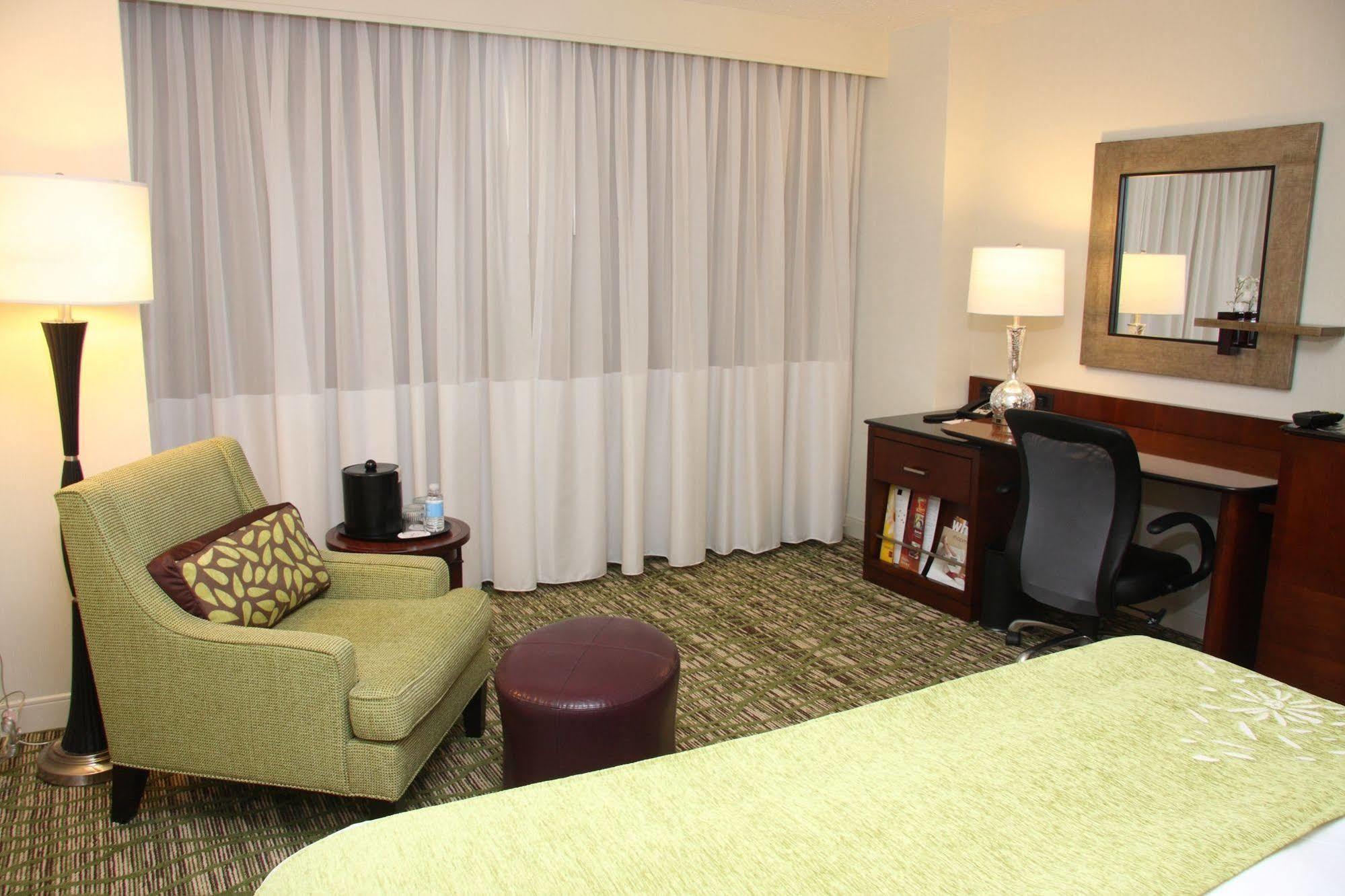 Marriott St. Louis West Hotel Честърфийлд Екстериор снимка